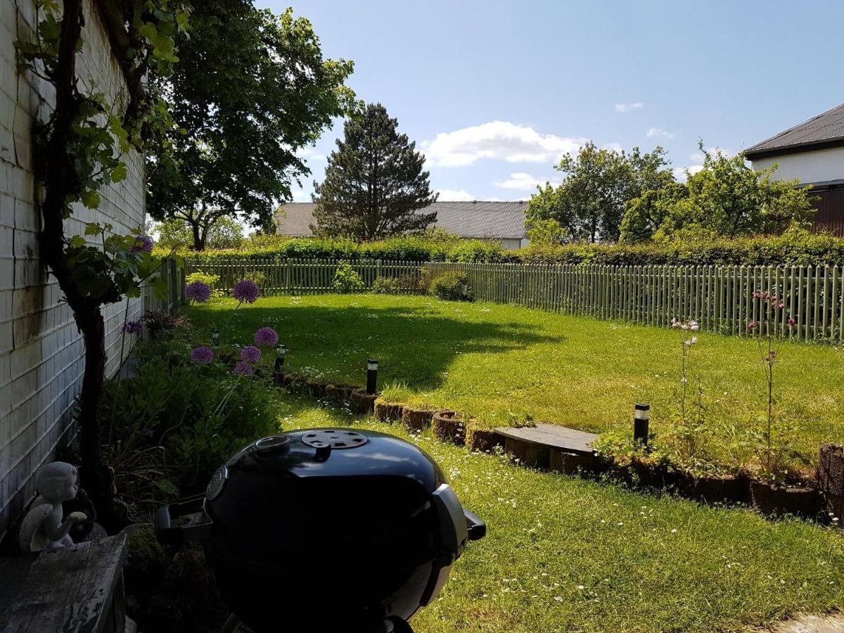 Apartment With Garden In A Wooded Setting Auw bei Prum Buitenkant foto